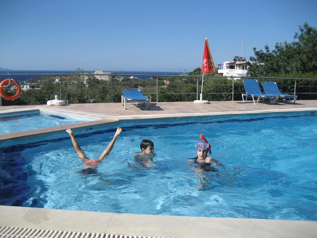 Stelios Apartments Ísztro Kültér fotó