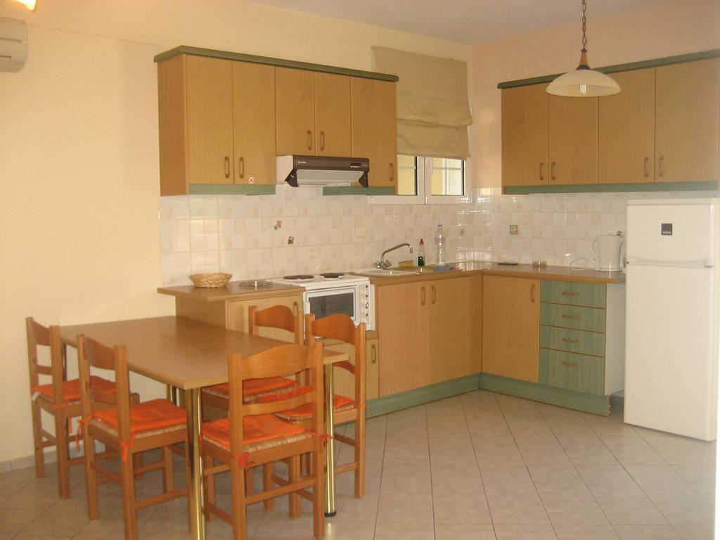 Stelios Apartments Ísztro Kültér fotó