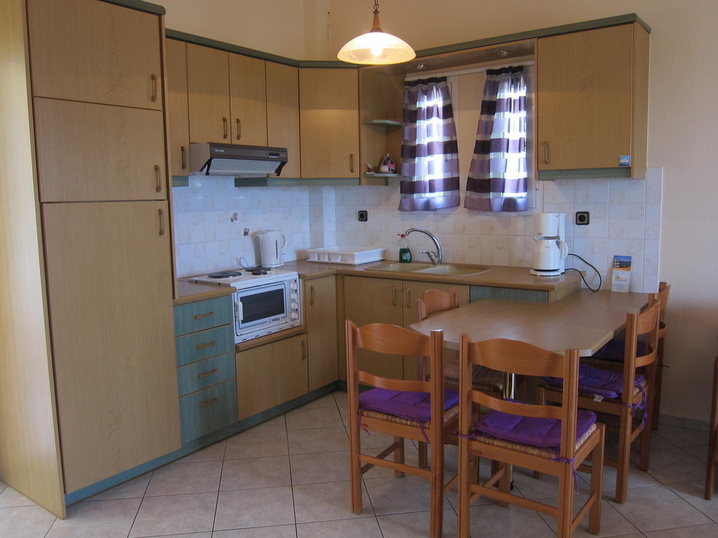 Stelios Apartments Ísztro Szoba fotó