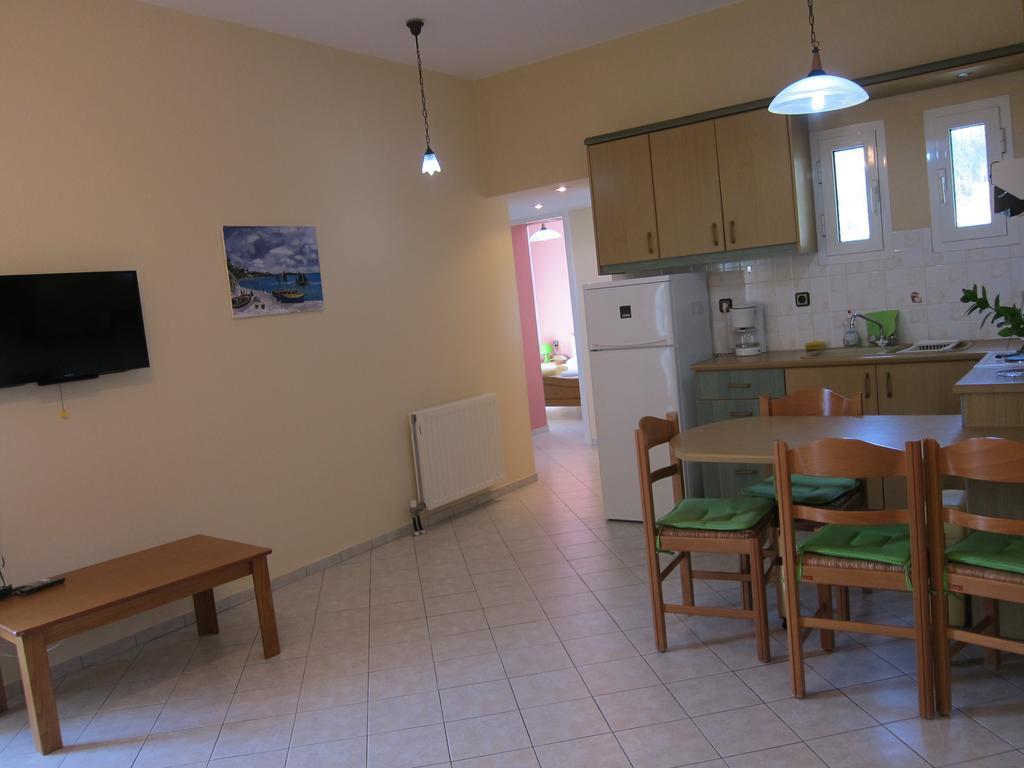 Stelios Apartments Ísztro Kültér fotó
