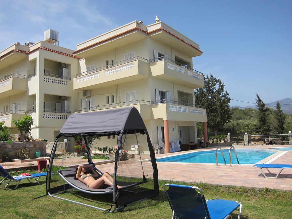 Stelios Apartments Ísztro Kültér fotó