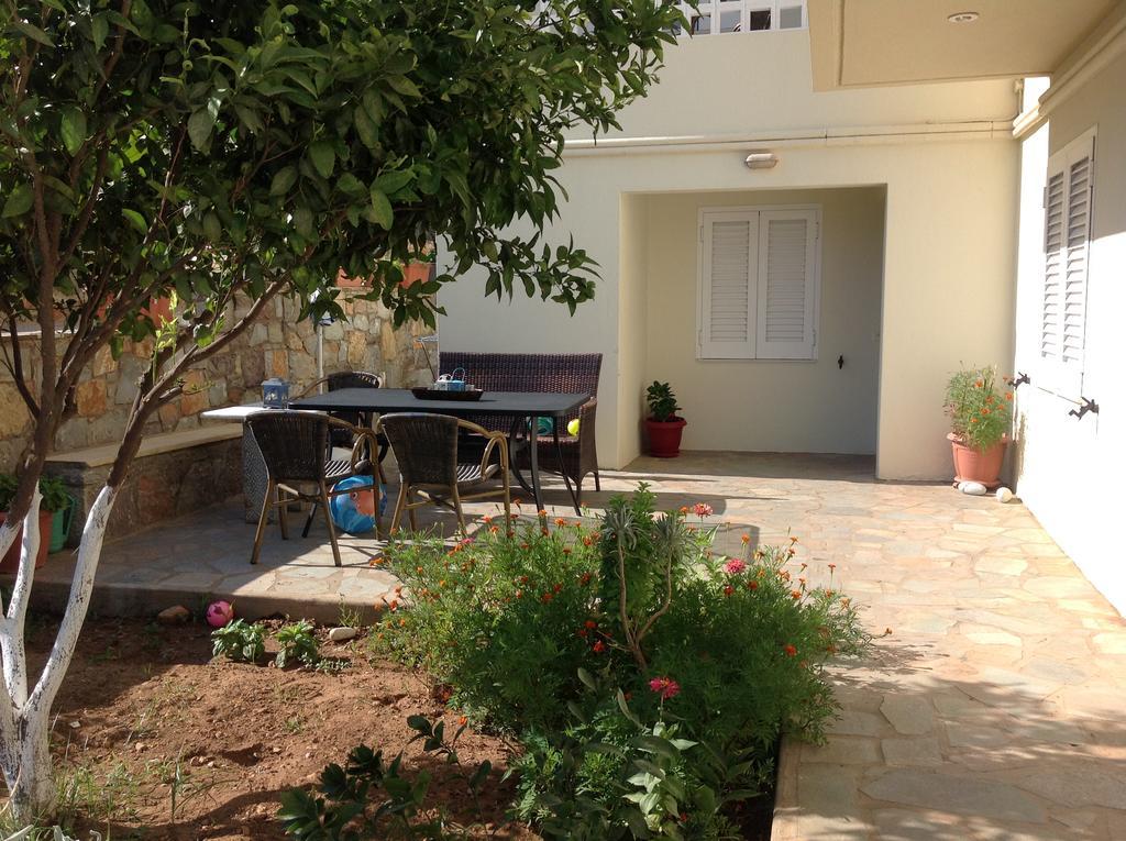 Stelios Apartments Ísztro Kültér fotó