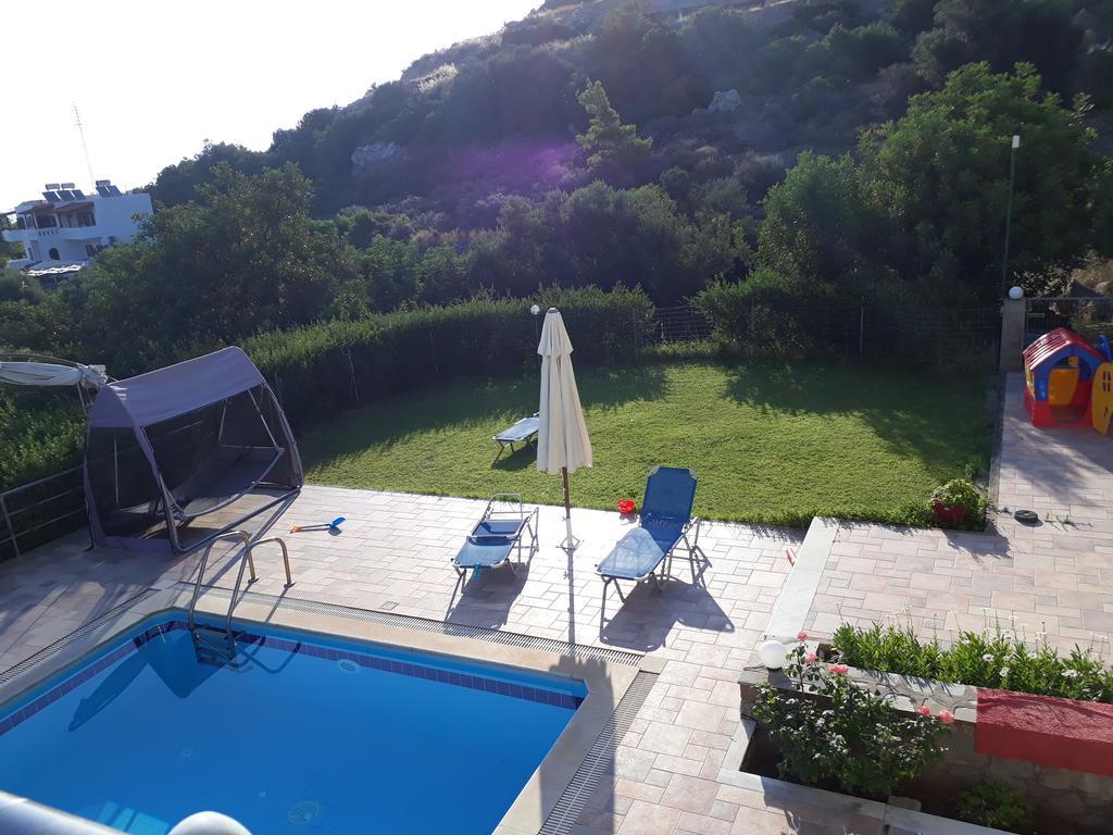 Stelios Apartments Ísztro Kültér fotó