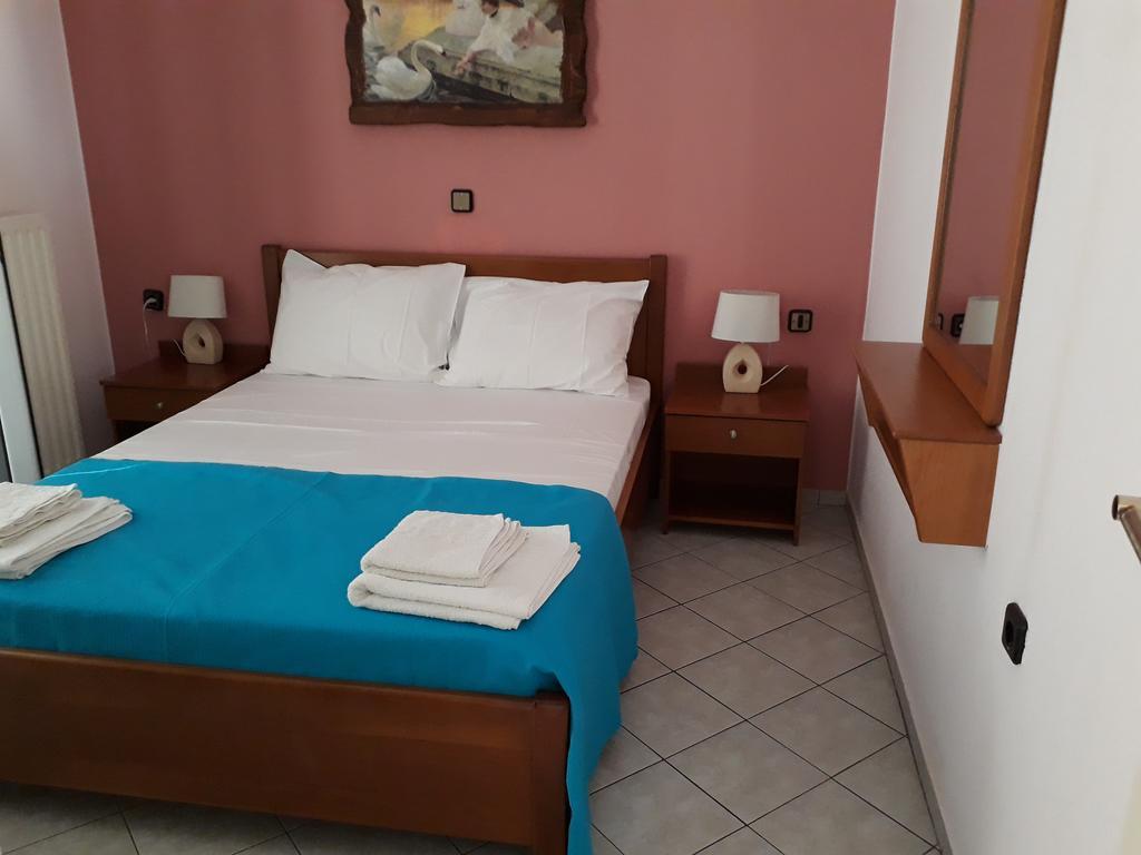 Stelios Apartments Ísztro Kültér fotó